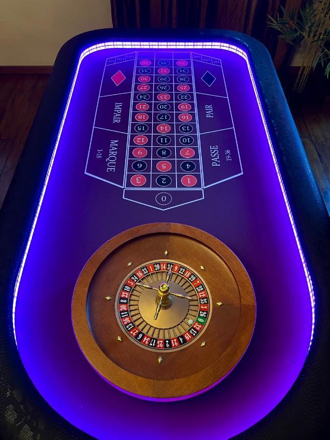 몽스 Capsule Casino - Jacuzzi - Billard - Netflix - Console & Jeux 아파트 외부 사진
